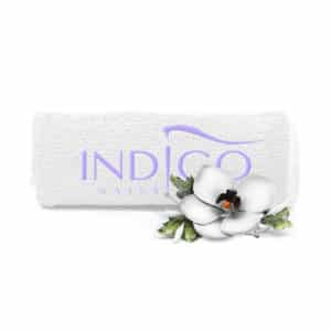 INDIGO kéztörlő White - violet logo
